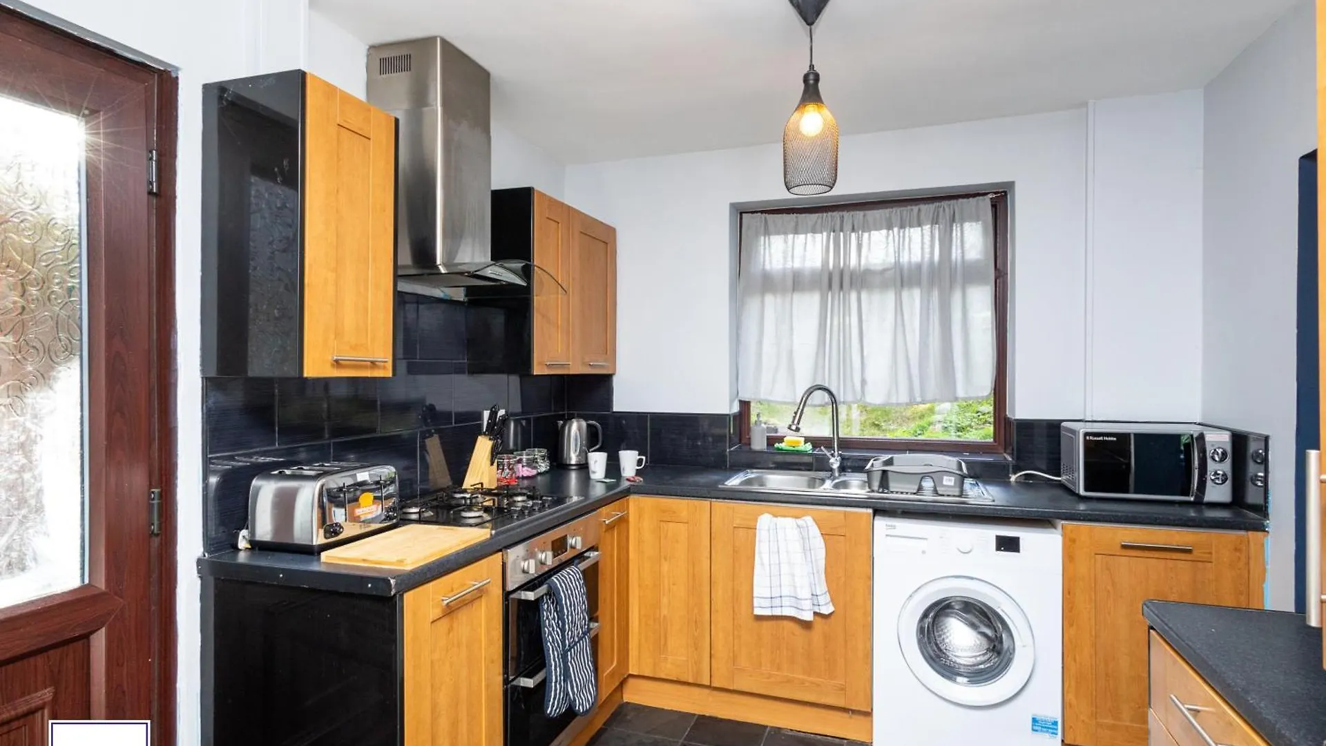 Alt-Stay Leeds, M1 Junction 45 Skelton Lake - Ideal For Contractors - Parking & Fast Fibre Wi-Fi - Long Stays Welcome Σπίτι διακοπών
