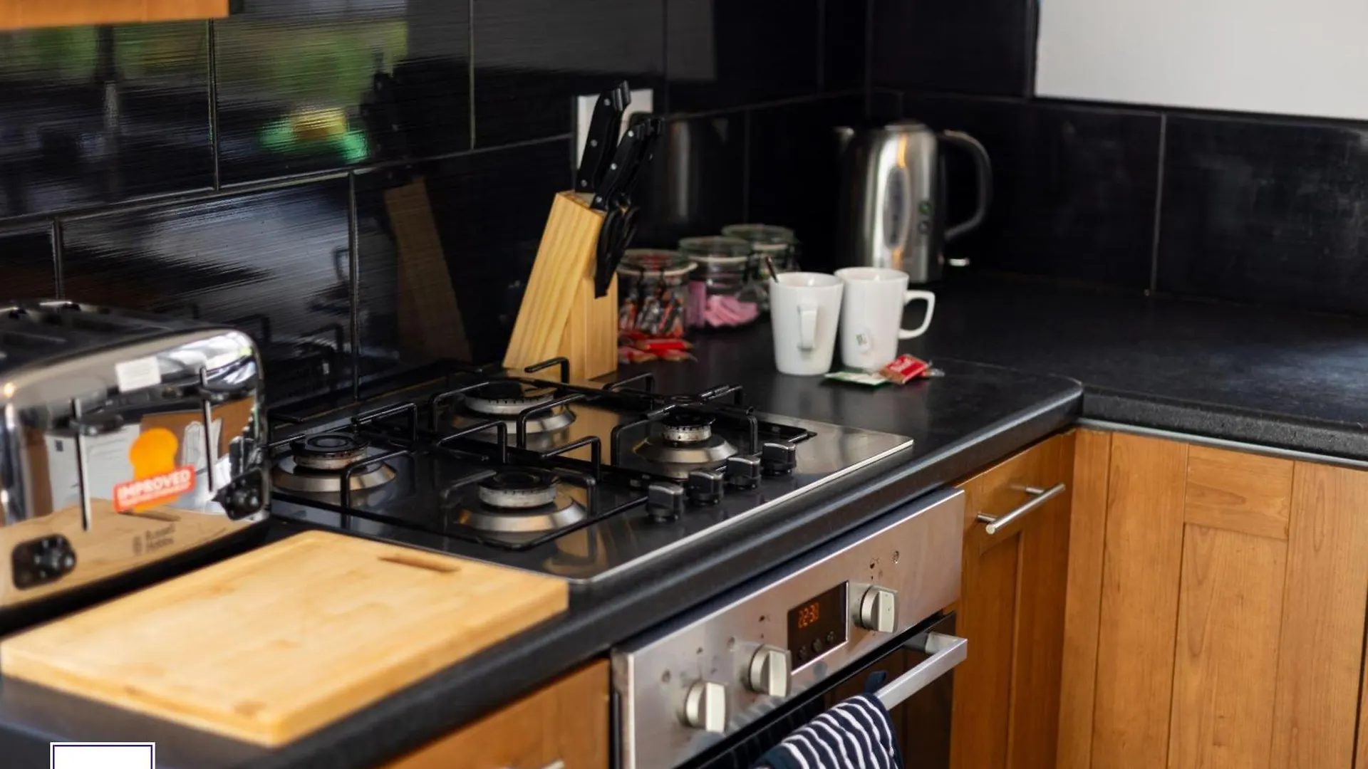 Alt-Stay Leeds, M1 Junction 45 Skelton Lake - Ideal For Contractors - Parking & Fast Fibre Wi-Fi - Long Stays Welcome Λιντς