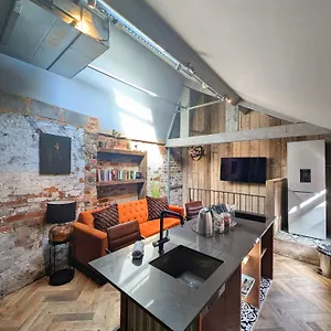 Blayds Yard Holiday home