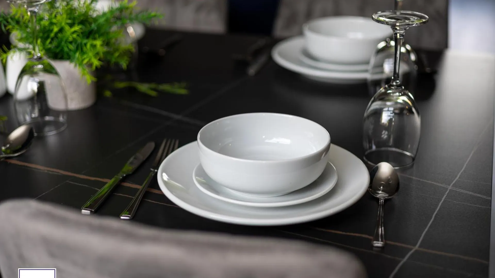 Alt-Stay Leeds, M1 Junction 45 Skelton Lake - Ideal For Contractors - Parking & Fast Fibre Wi-Fi - Long Stays Welcome